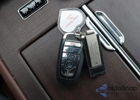 2025 Lincoln Navigator Reserve L z USA, uszkodzony, nr VIN 5LMJJ3LG6SEL02130